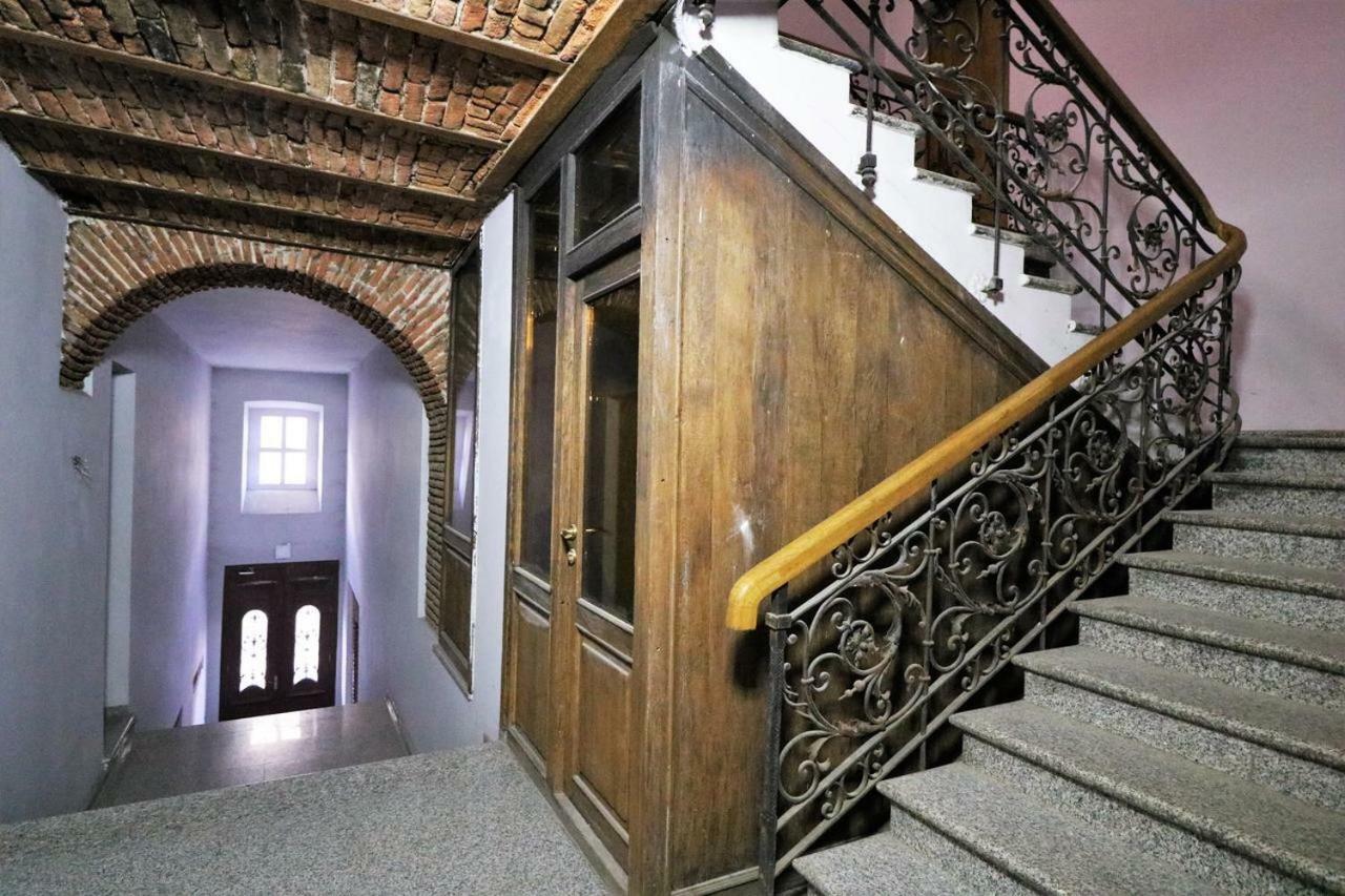 Апартаменты Downtown Rustaveli Тбилиси Экстерьер фото